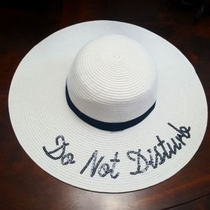 "Do Not Disturb" white floppy hat  .NWOT